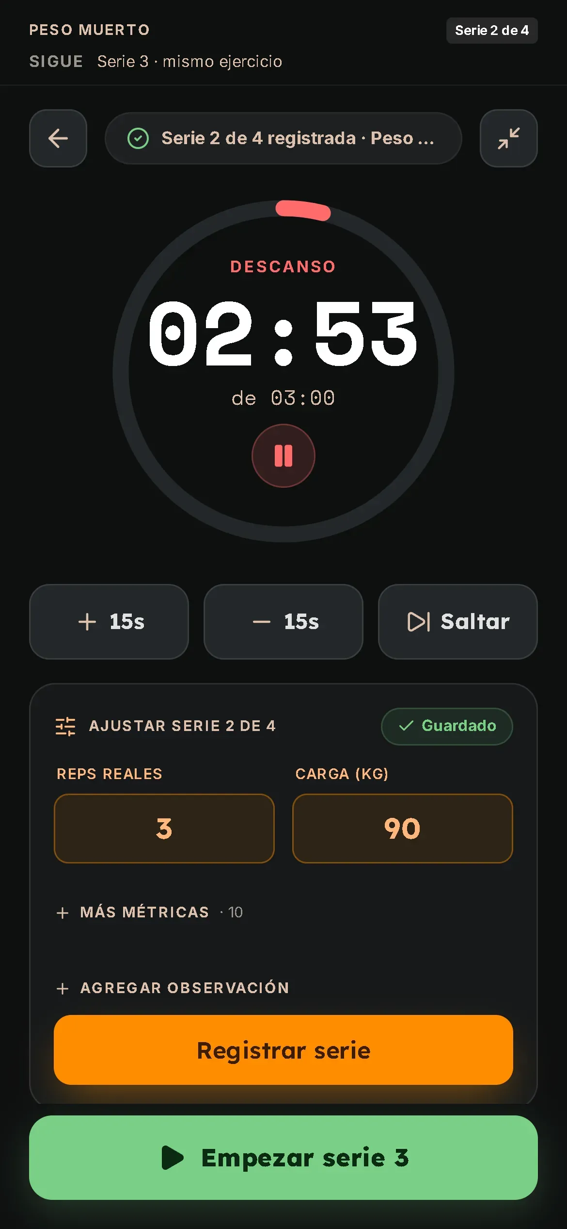 Sesión en vivo de peso muerto: la serie 2 de 4 ya registrada, el descanso de tres minutos corriendo y las repeticiones y la carga para ajustar.